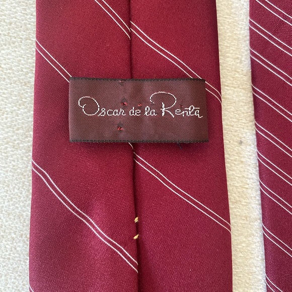 Oscar De La Renta Red Striped Silk Men’s Tie - Picture 4 of 5